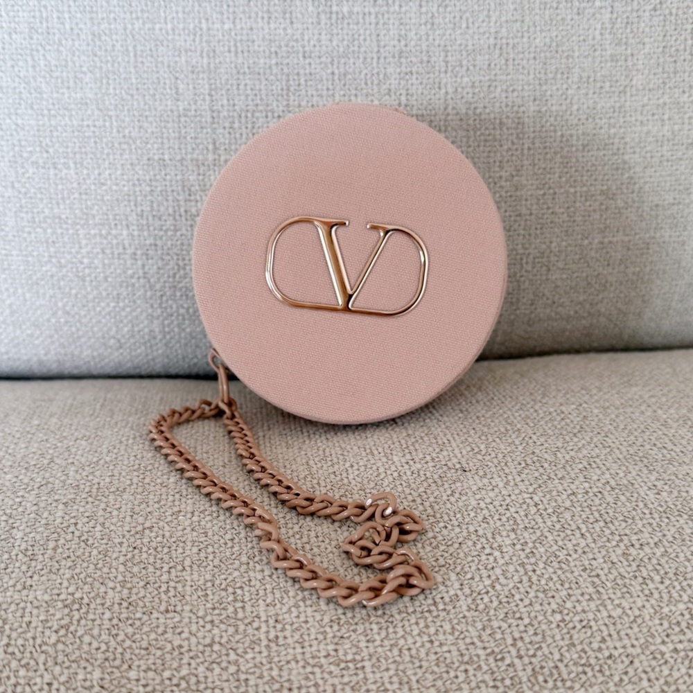 🪎Valentino Dusty Pink Cushion Case with Chain